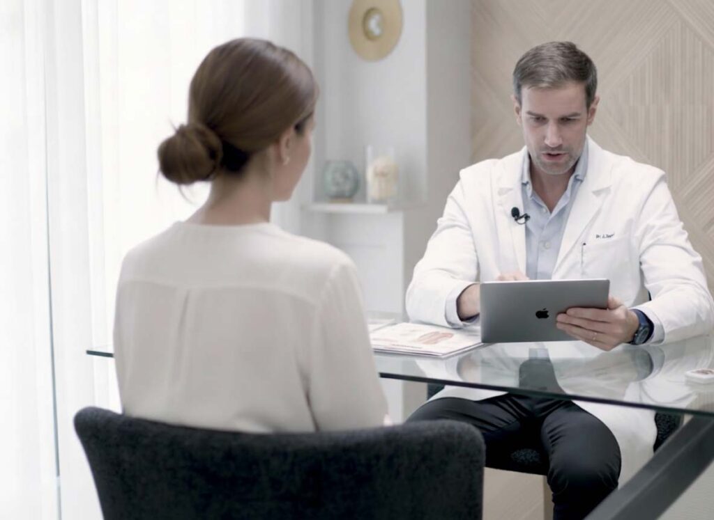 Evaluacion medica del Dr Sarria y analisis previo a la intervencion | lipofilling